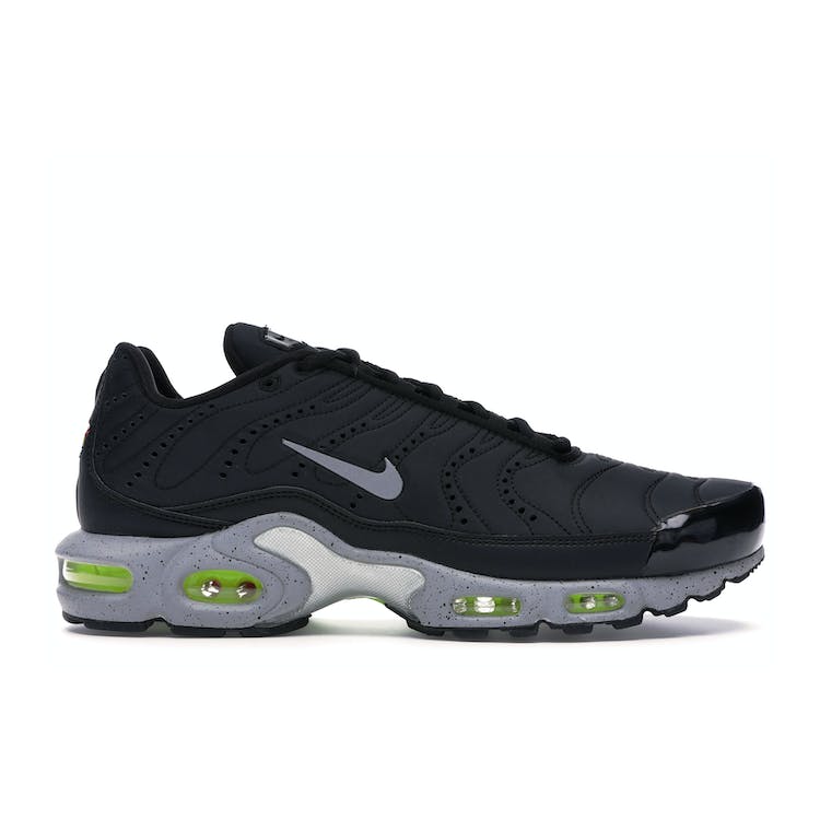 Image of Air Max Plus Tuned to Black