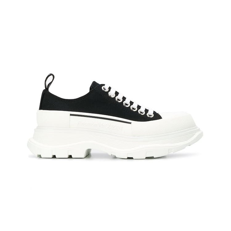 Image of Alexander McQueen Tread Slick Low Lace Up Black White